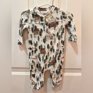 Angel Dear Cabin & Pine Tree One-Piece Romper - Cream, Green & Brown